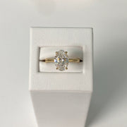 Bague de fiançailles diamant naturel ovale et diamants naturels ronds 1.05 carat or jaune Romy